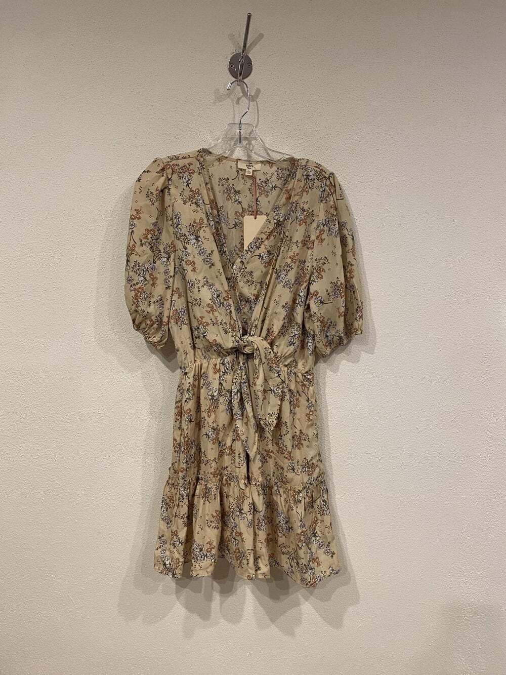 Entro Dress Womens Medium Beige Floral Wrap Puff Sleeve Tie Waist Mini Ruffle